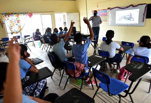Concluye SEV basificación de 41 mil docentes en Veracruz