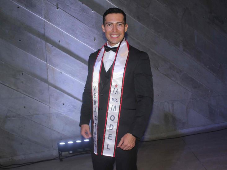 Armando Santiago se convierte en Mr. Model Veracruz 2023