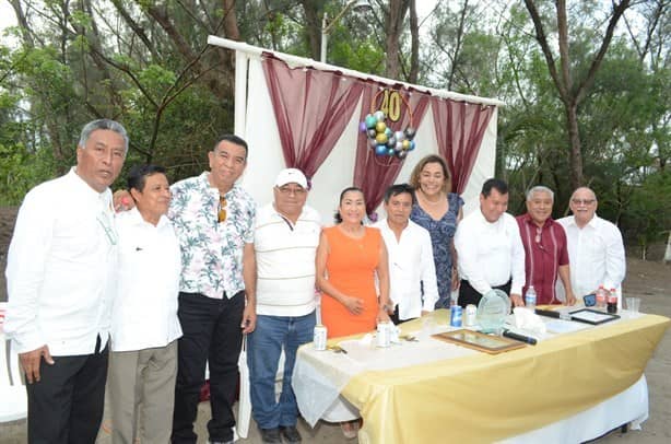 Melchor Ku Peraza celebra 40 años en el magisterio