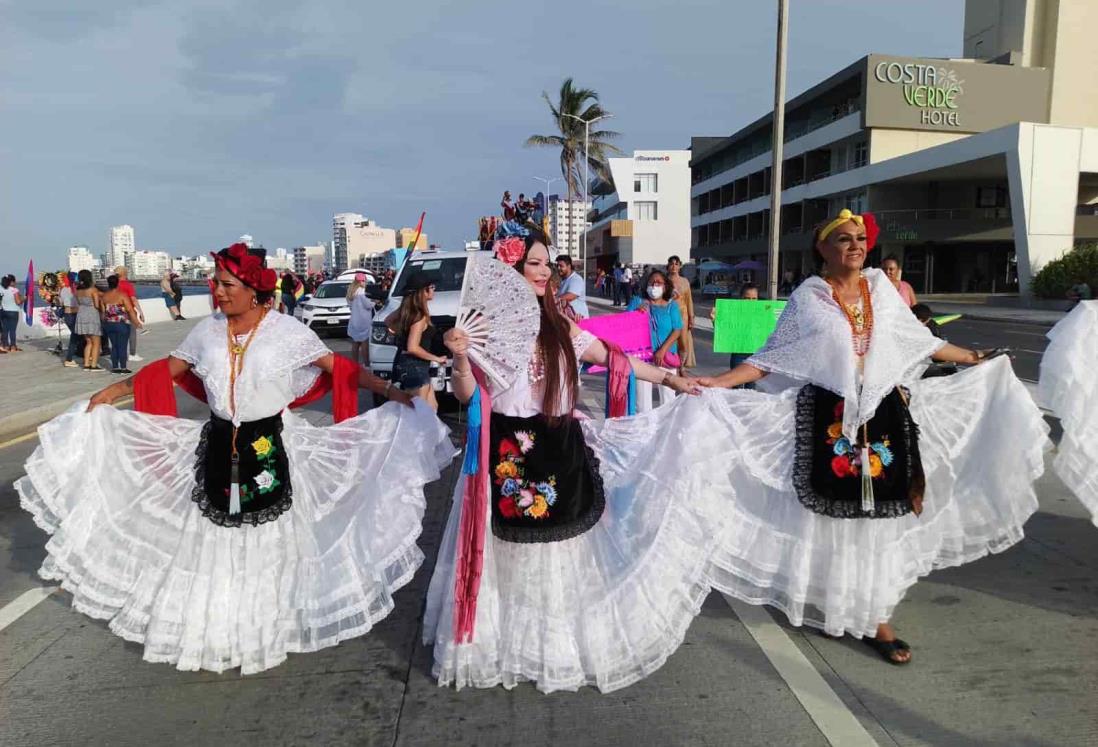 Con éxito se realizó la marcha del Orgullo LGBTIQ+ por el bulevar de Veracruz