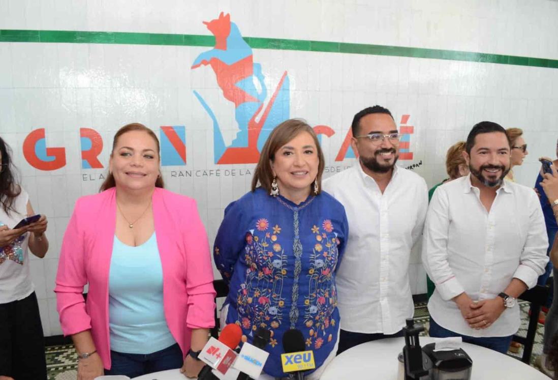 Xóchitl Gálvez se reúne en privado con panistas y medios de comunicación en Veracruz