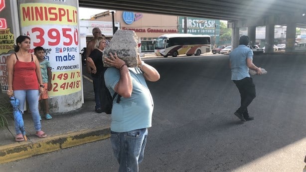 Bloqueo en Las Amapolas por falta de obras desata enojo en conductores varados por 3 horas  | VIDEO