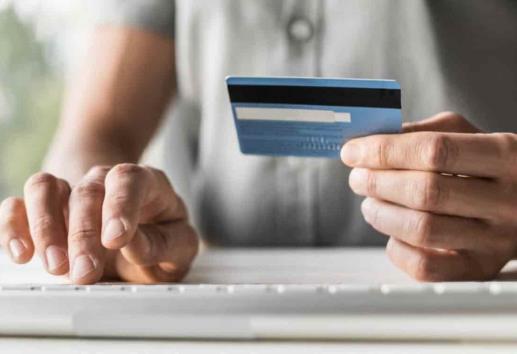 ¿Puedes transferirte dinero entre dos cuentas propias? Esto dice el SAT