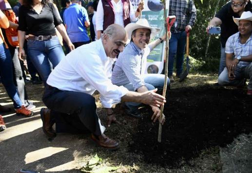 Eric Cisneros busca embarrar a Hipólito con ecocidio de Ahued