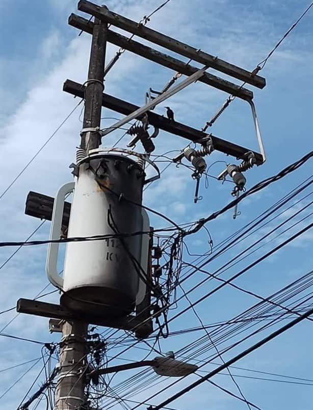 Explota transformador y deja 4 días sin luz a colonia de Veracruz