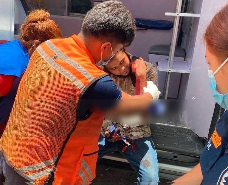 Se rebana el brazo con el cristal de una puerta, en Tierra Blanca