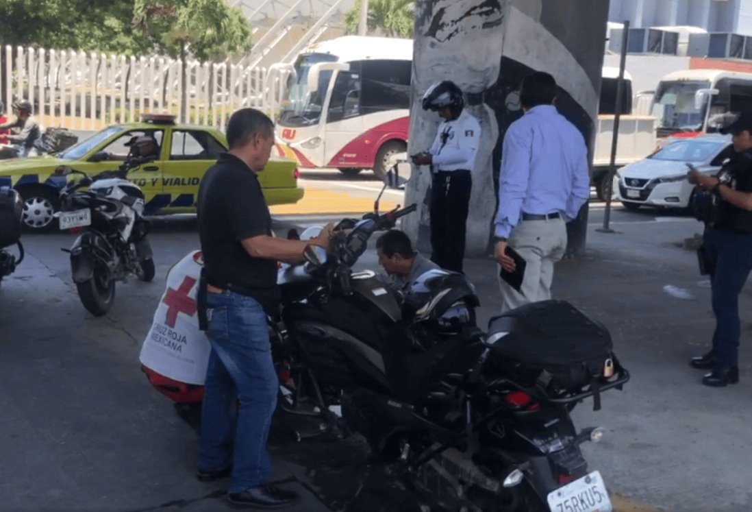 Autobús de pasajeros choca contra moto en la avenida Xalapa, en Veracruz | VIDEO