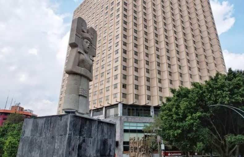 Develan la escultura de “La Joven de Amajac”, en la Cdmx