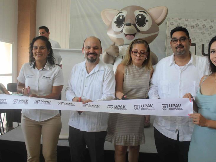 Alumnos presentan proyectos en la ExpoUPAV 2023 ‘El Rostro del Emprendimiento’