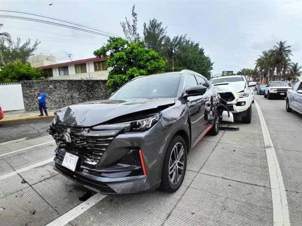 Aparatoso accidente en el bulevar Ruiz Cortines, en Boca del Río