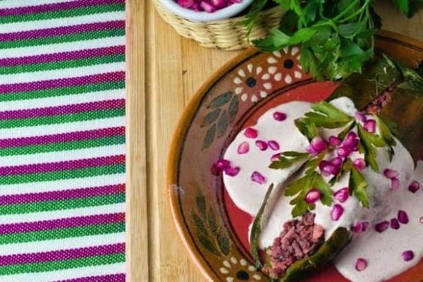 ¡México mágico! Crean chiles en nogada al estilo Barbie