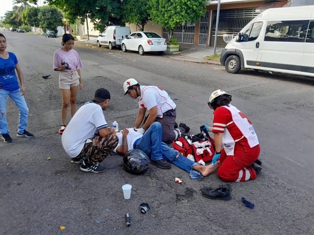 Derrapa motociclista en avenida Victoria en Veracruz por ir a alta velocidad