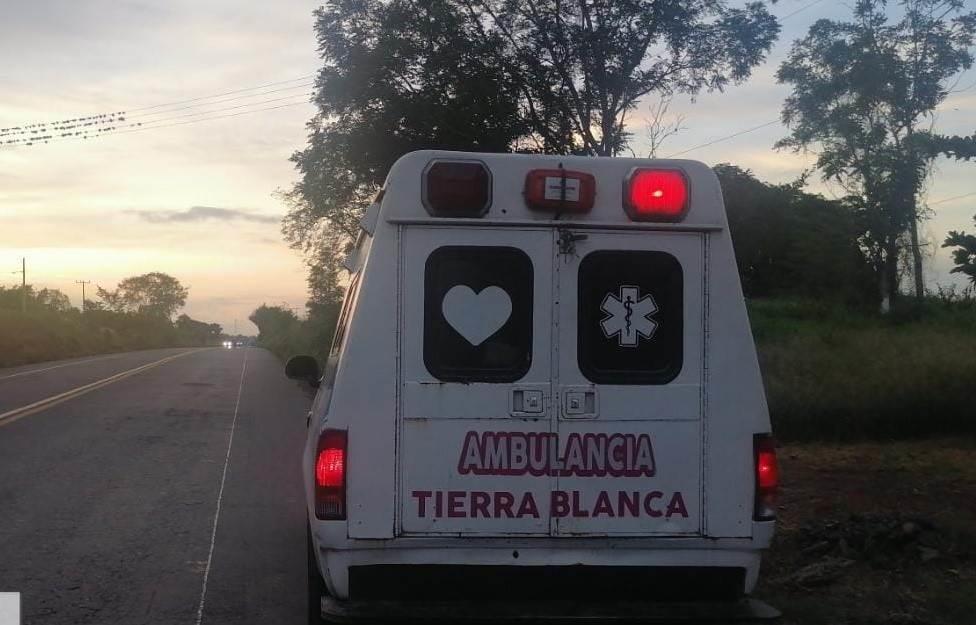 Derrapan con la motocicleta en el tramo Tierra Blanca a La Tinaja