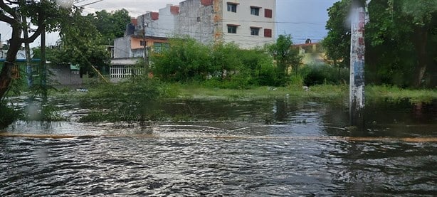 Lluvias dejan encharcamientos en calles de Veracruz