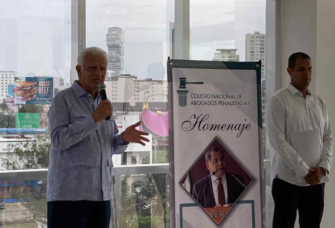 Abogados Penalistas de Veracruz rinden homenaje póstumo a Gilberto Farías