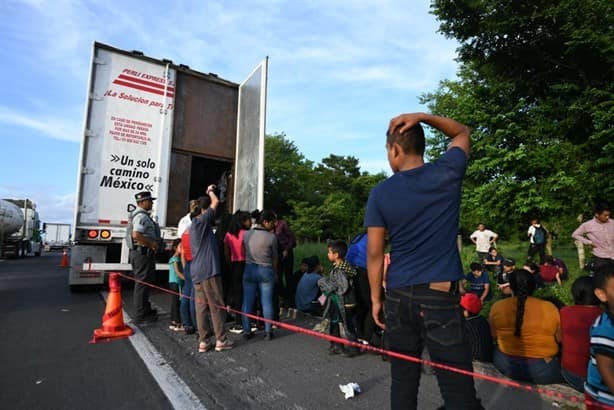 Éxodo migrante: Familia desplazada por violencia en Honduras queda varada en Veracruz