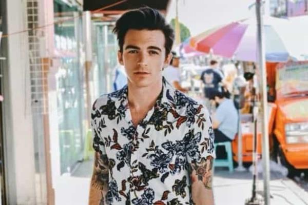 Tras su polémica desaparición, captan a Drake Bell comiendo taquitos en CDMX