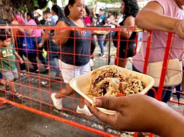 Realizan el filete relleno de mariscos más grande del mundo en las Fiestas de Santa Ana 2023 | VIDEO