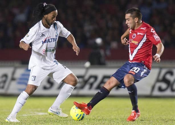 Así fue el día que Ronaldinho jugó en el Estadio Luis Pirata Fuente