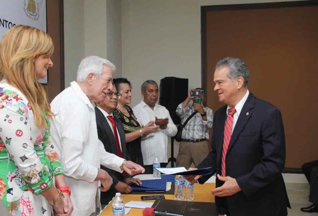 Frente Nacional Jurídico entrega reconocimientos a juristas destacados de Veracruz