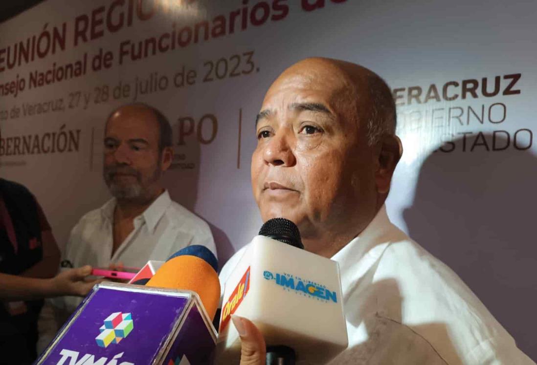 Rechaza Eric Cisneros tener actos anticipados de campaña al promover su libro en Veracruz