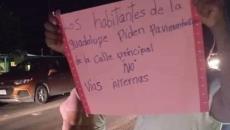 Paristas de la Guadalupe bloquean carretera; presuntamente extorsionaron a conductores