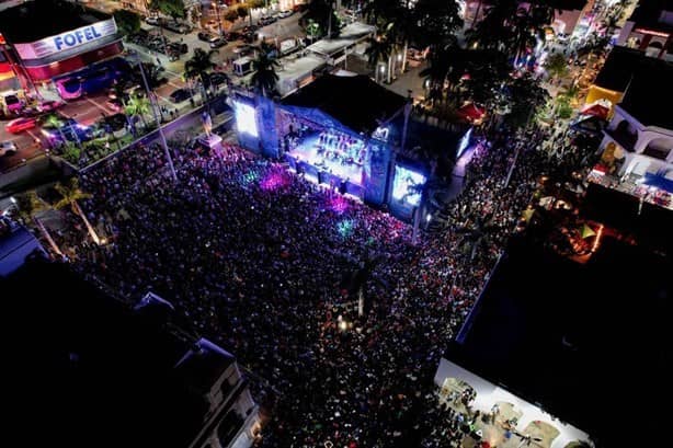 Luis Antonio “El Mimoso” abarrota plaza de Boca del Río por Fiestas de Santa Ana 2023