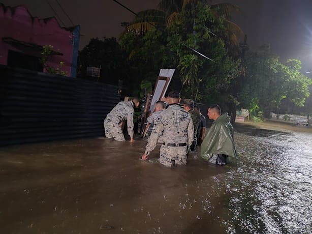 Guardia Nacional auxilia a familias de Veracruz afectadas por lluvias