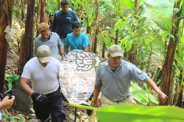 Rescatan a hombre tras caer a un barranco en Tlapacoyan