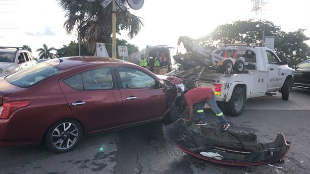 Automóvil se impacta contra tren en Lagos de Puente Moreno, en Veracruz | VIDEO