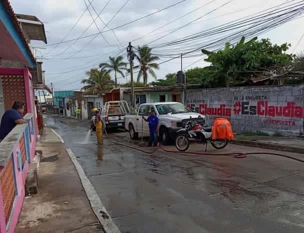 Se pelea con vecinos y les tira aceite sobre la calle en Alvarado