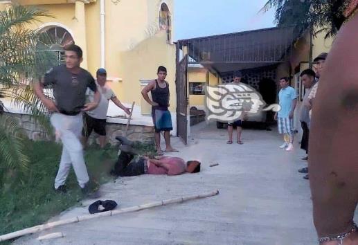 Ebrio sujeto causa destrozos en Parroquia de Misantla