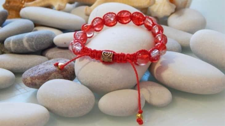 Feng Shui: ¿En que mano colocar tu pulsera roja?