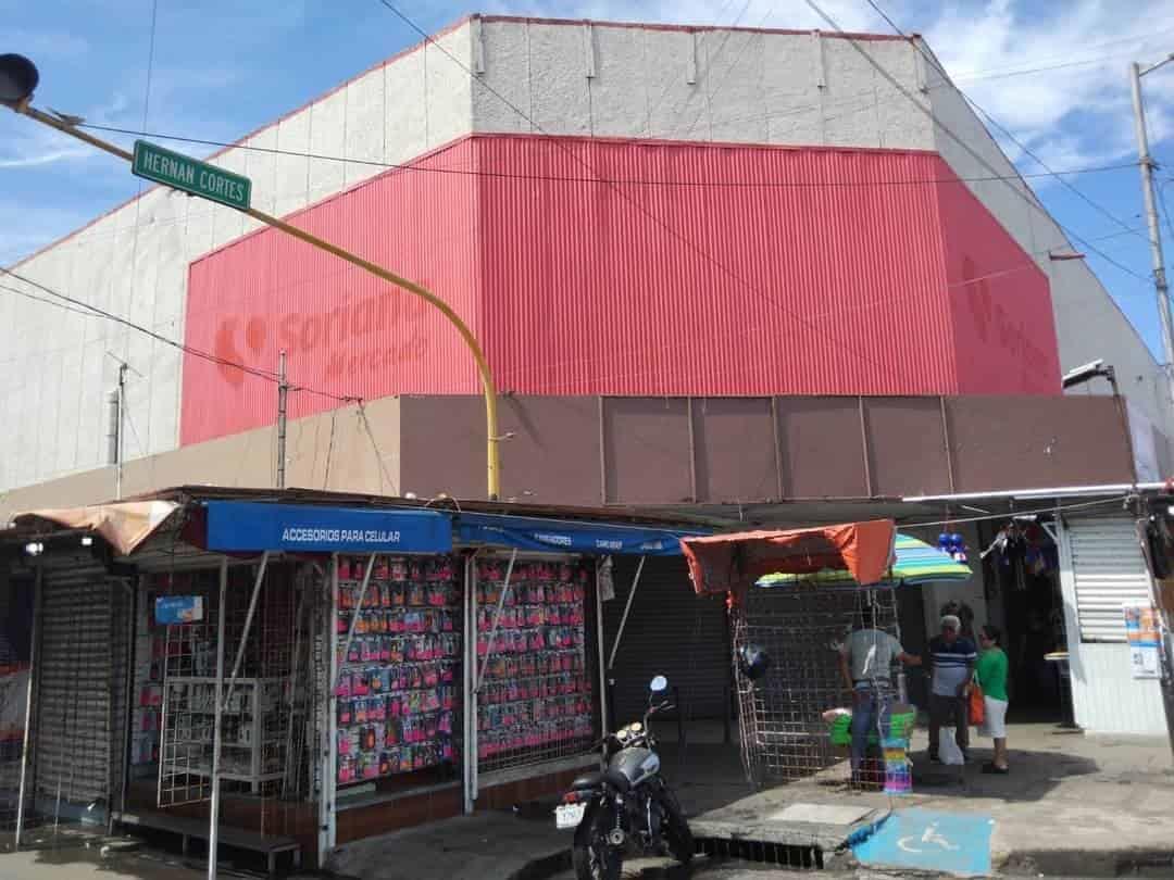 Tras el cierre de Soriana en Veracruz bajan ventas en negocios en zona de mercados