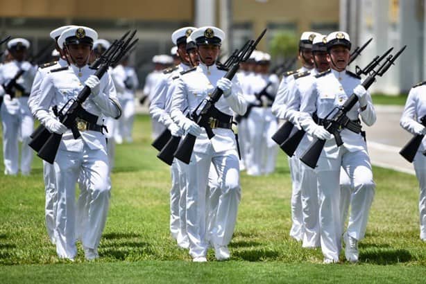 Se gradúan 162 cadetes de la Heroica Escuela Naval Militar, en Antón Lizardo