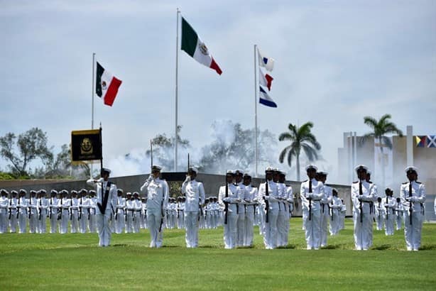 Se gradúan 162 cadetes de la Heroica Escuela Naval Militar, en Antón Lizardo