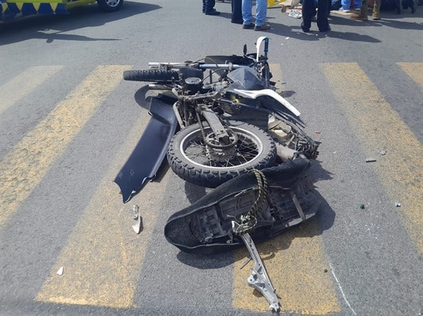 Pipa de agua impacta a motociclista en avenida Cuauhtémoc, en Veracruz | VIDEO