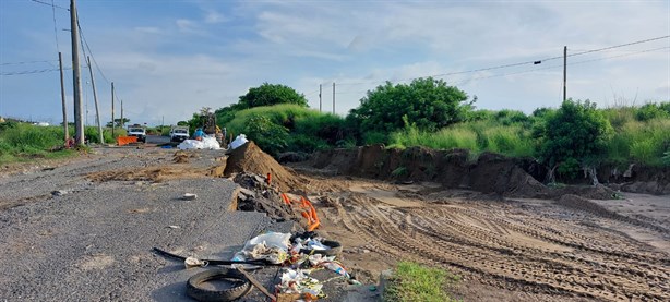 ¡Zona insegura! Cerrarán paso vehicular por 3 días en Oasis por mega socavón | VIDEO