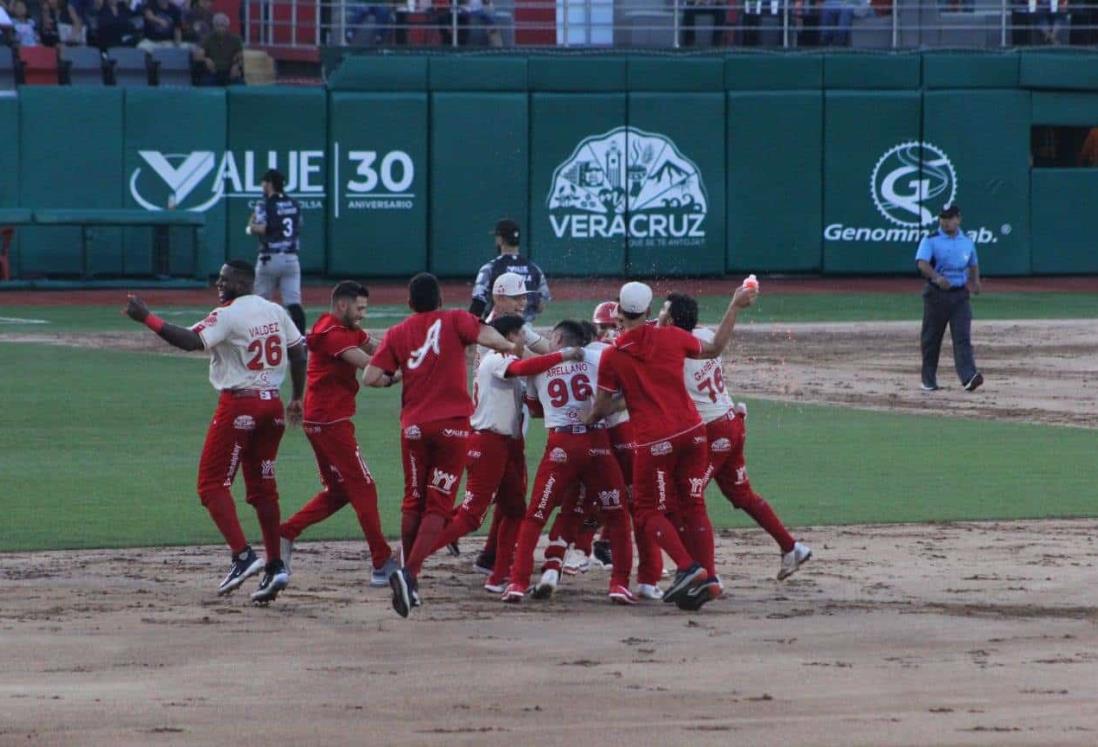 Aguilar da triunfo a Veracruz en extra innings