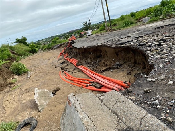 Tromba agravó el tamaño del socavón en fraccionamiento Oasis, en Veracruz