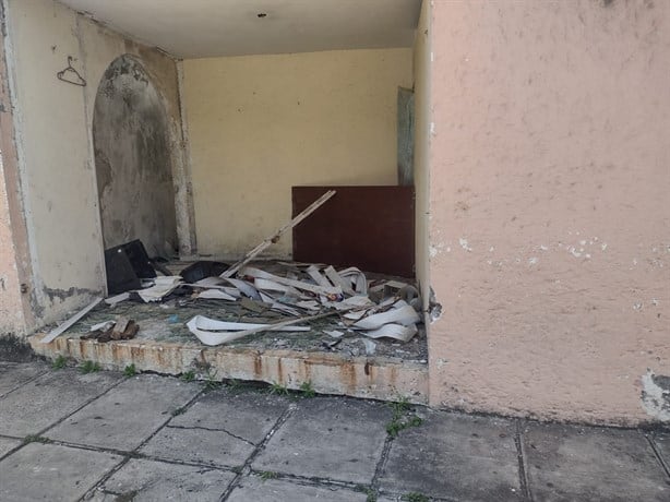 Temen que casa abandonada en Veracruz se convierta en un nido de malvivientes