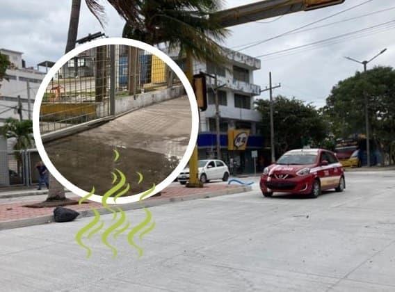 Aguas negras invaden la avenida 20 de noviembre en Veracruz