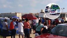 Exigen rehabilitación de carretera a Las Barrillas; cientos de conductores varados en bloqueo