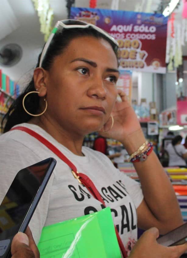 Regreso a clases “ahorca” a padres de familia en Veracruz; no alcanza para todo