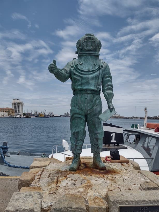 Esto representan las esculturas colocadas en el muelle del Malecón de Veracruz