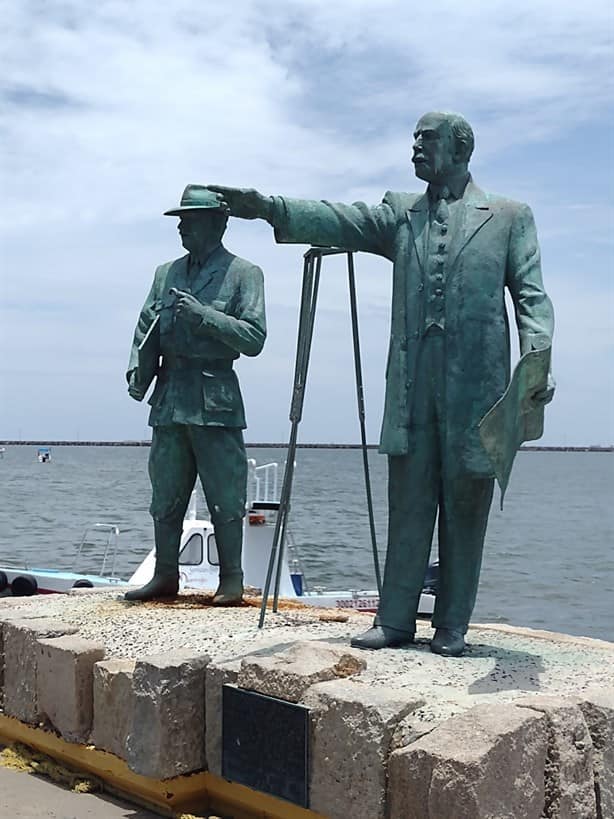 Esto representan las esculturas colocadas en el muelle del Malecón de Veracruz