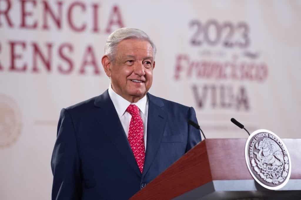 AMLO ofrece apoyo para organizar encuentro entre reporteros y youtubers en México