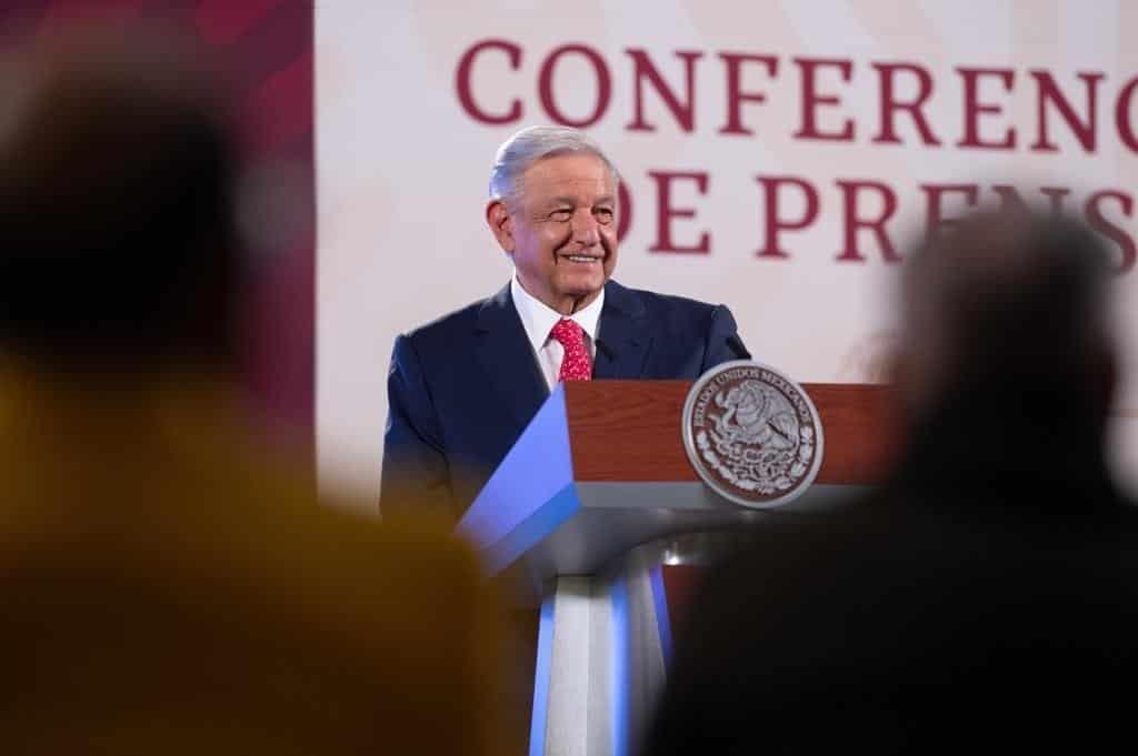 AMLO plantea visitar estados por polémica con libros de texto gratuitos