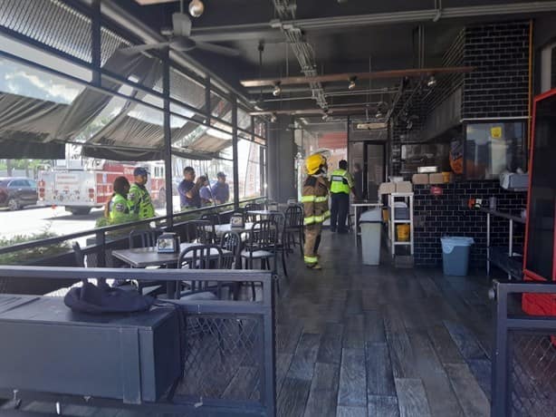 Evacuan por incendio el restaurante “Los Giros” en Boca del Río | VIDEO