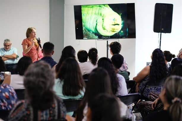 Presentan el libro “Arrecifes de Veracruz: Tesoros Sumergidos”, en Festival de Fotografía “Mirar Distinto